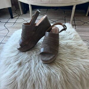 Trask Shari Suede Open Toe Slingback Wedge Sandals 7M